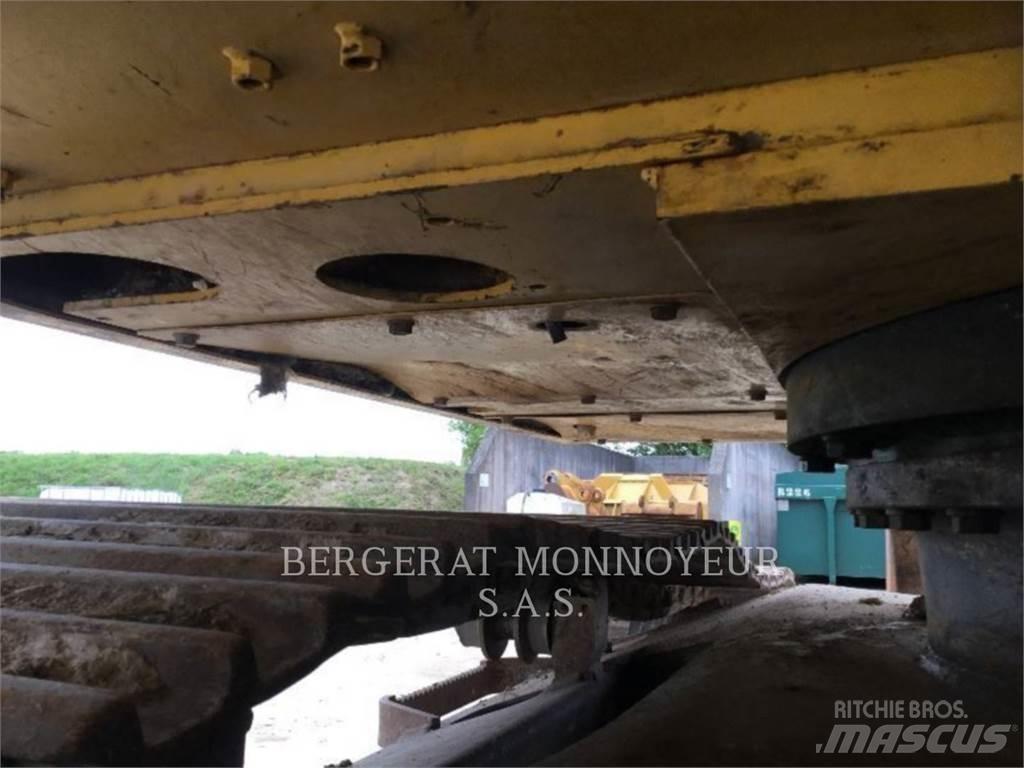 Komatsu HB215LC Escavadeiras de esteiras