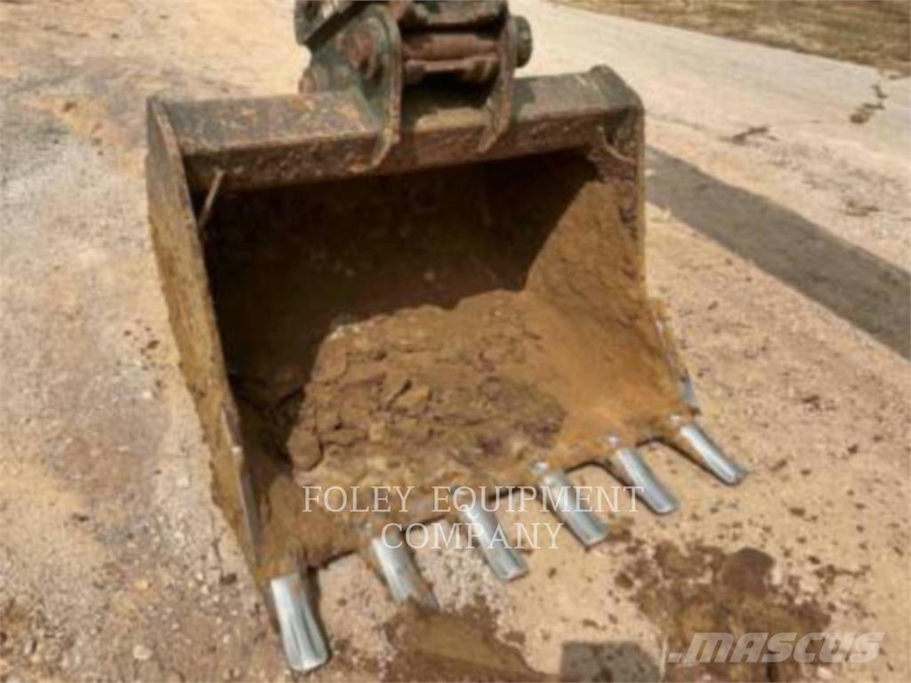 Komatsu PC210LCI11 Escavadeiras de esteiras