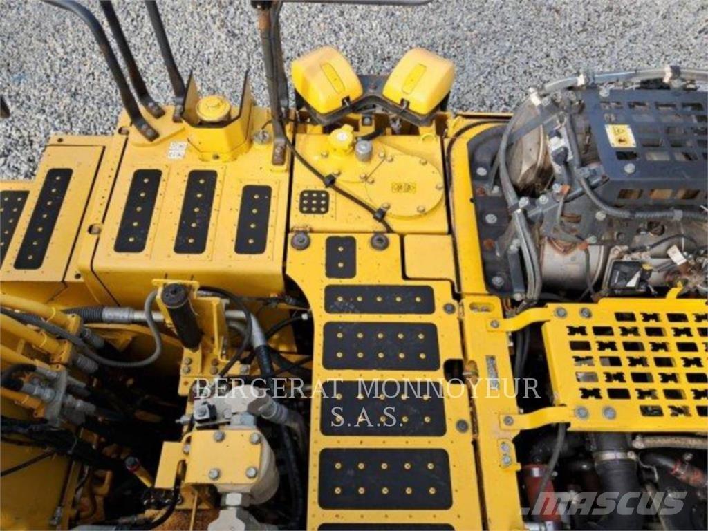 Komatsu PC240LC7 Escavadeiras de esteiras