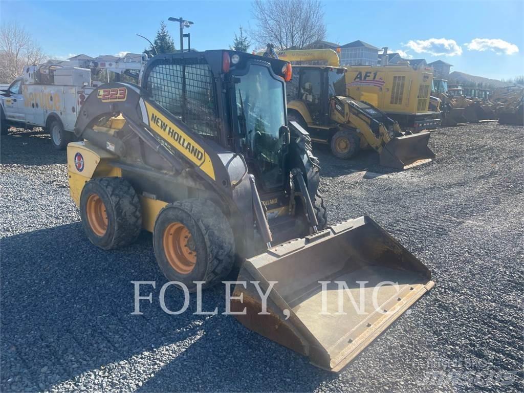 New Holland L223 Minicarregadeiras