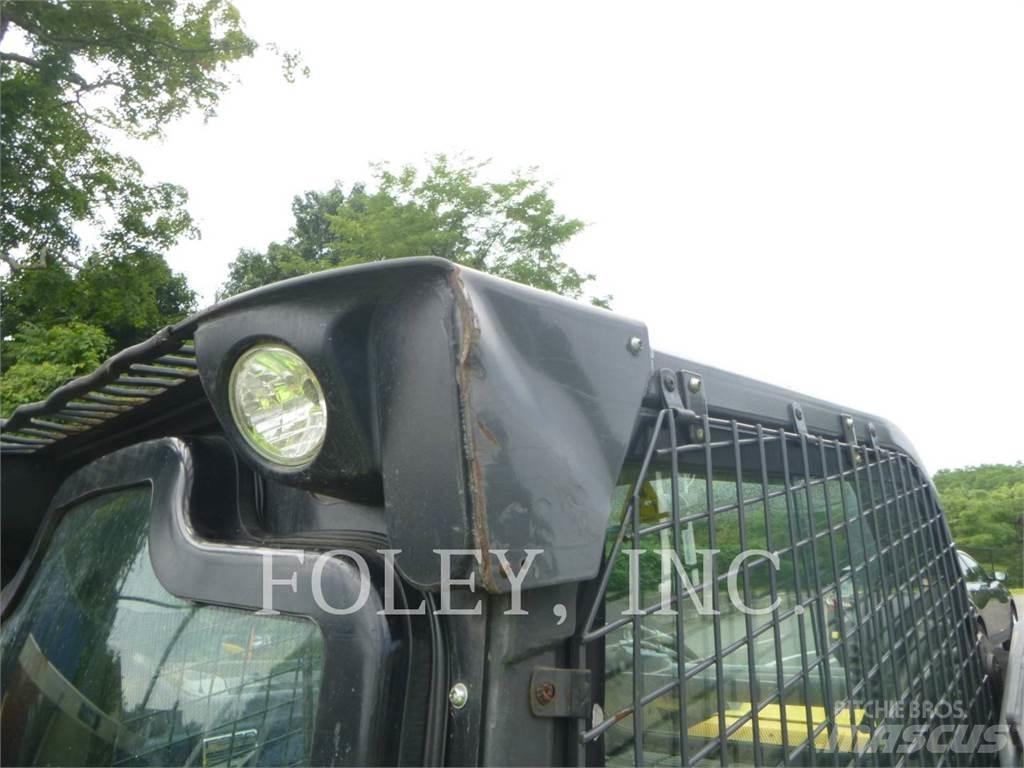 New Holland L228 Minicarregadeiras