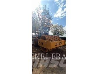 SEM MACHINERY 510 Compactadores para terra