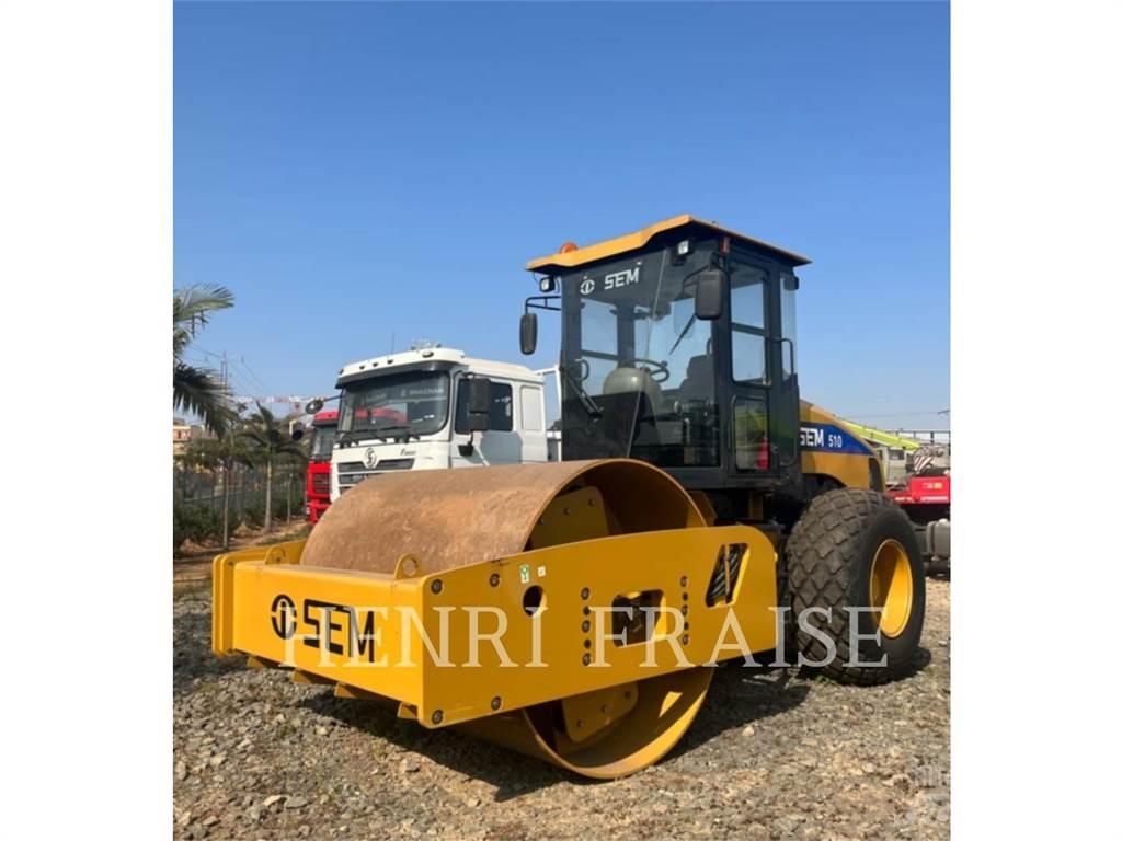 SEM MACHINERY 510 Compactadores para terra