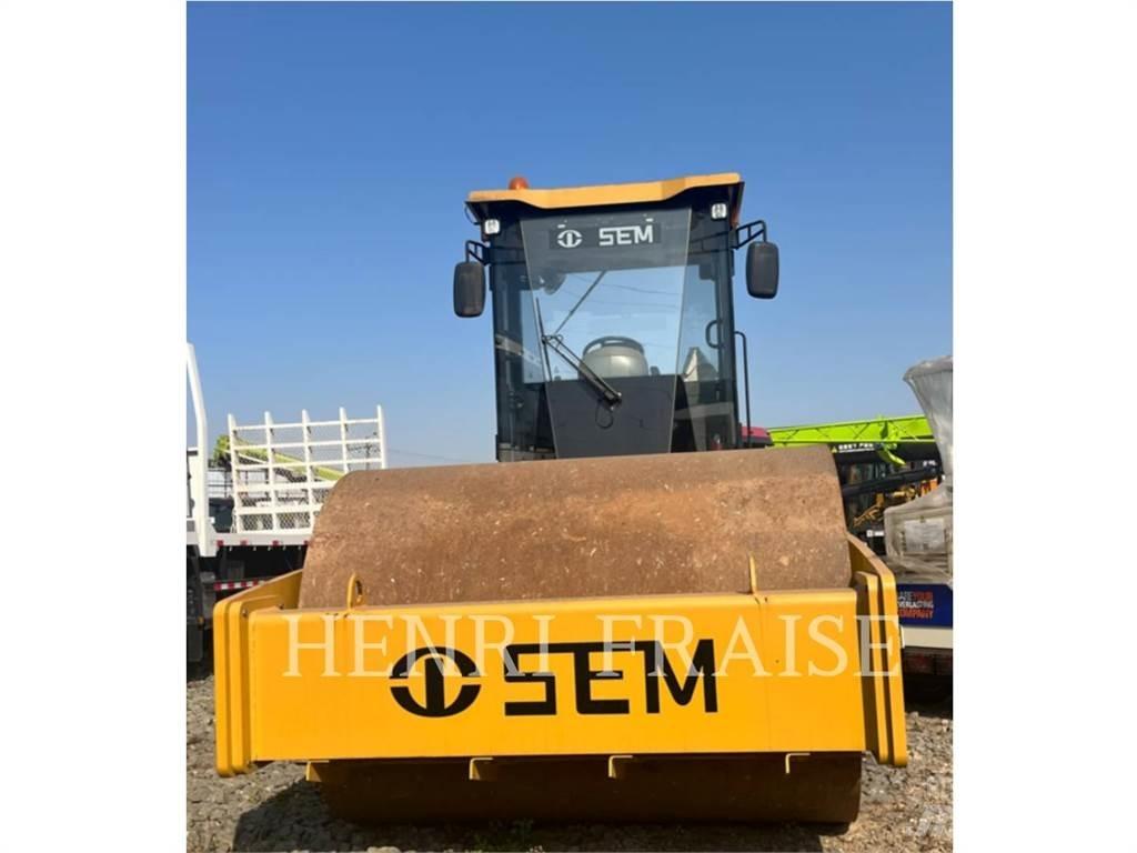 SEM MACHINERY 510 Compactadores para terra