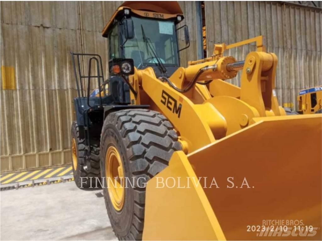 SEM MACHINERY SEM668D Carregadeiras de rodas