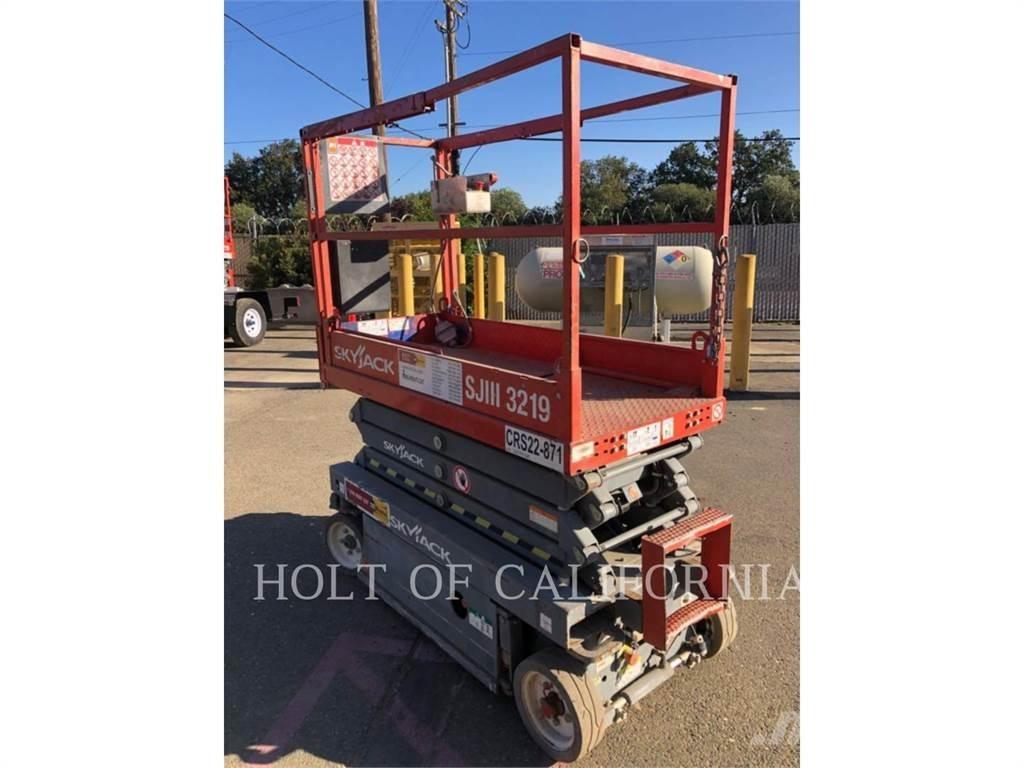Skyjack SCISSOR 19 Elevadores de tesoura