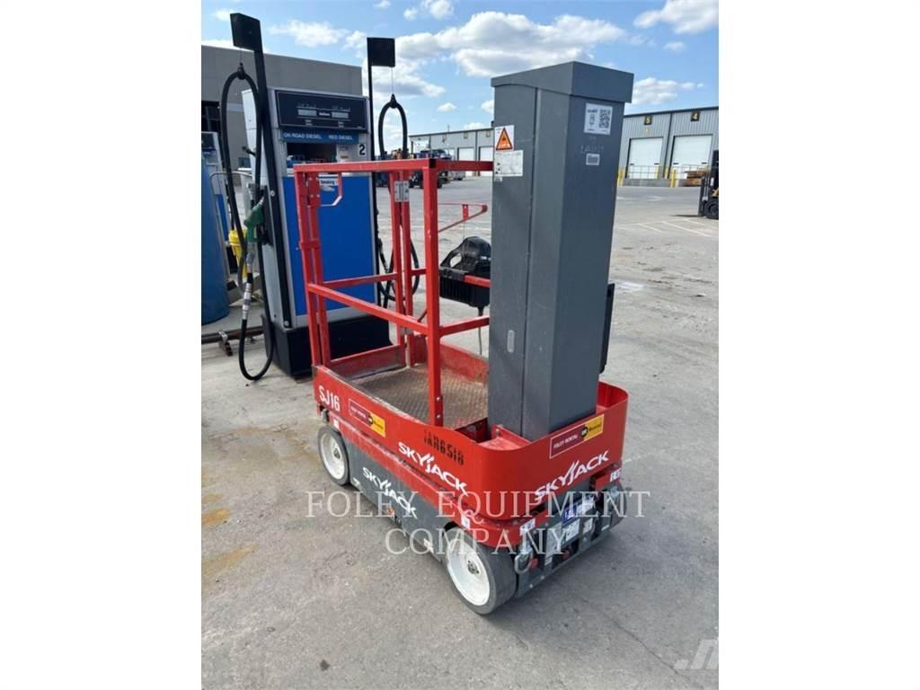 Skyjack SJ16 Elevadores de tesoura