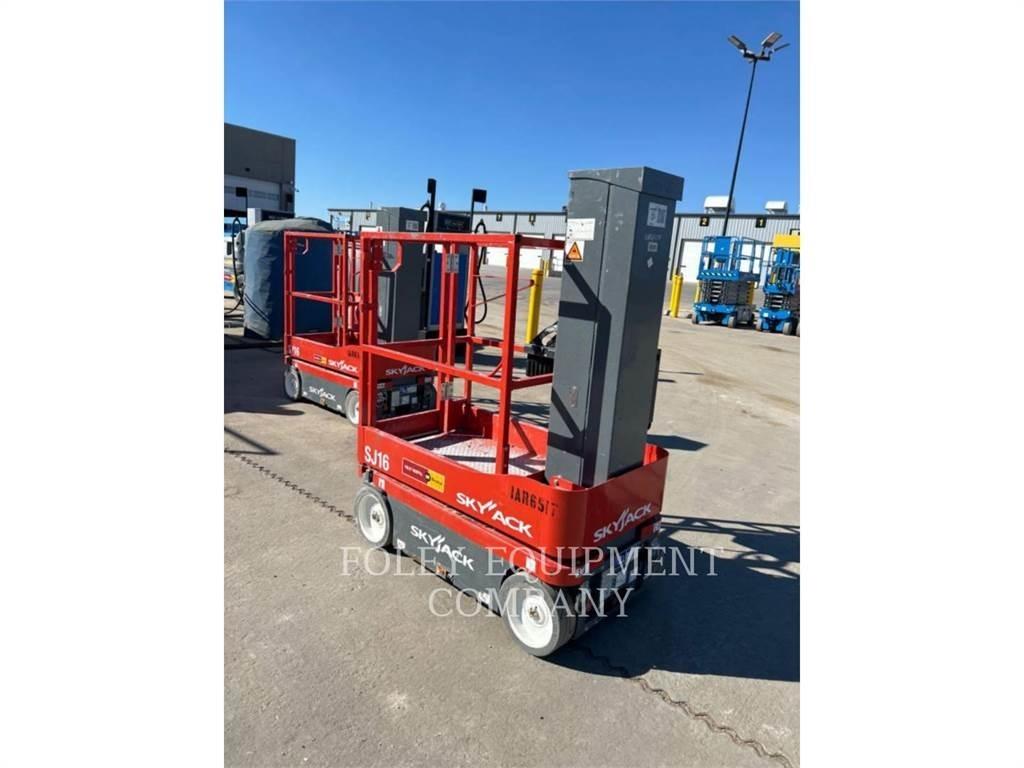 Skyjack SJ16 Elevadores de tesoura