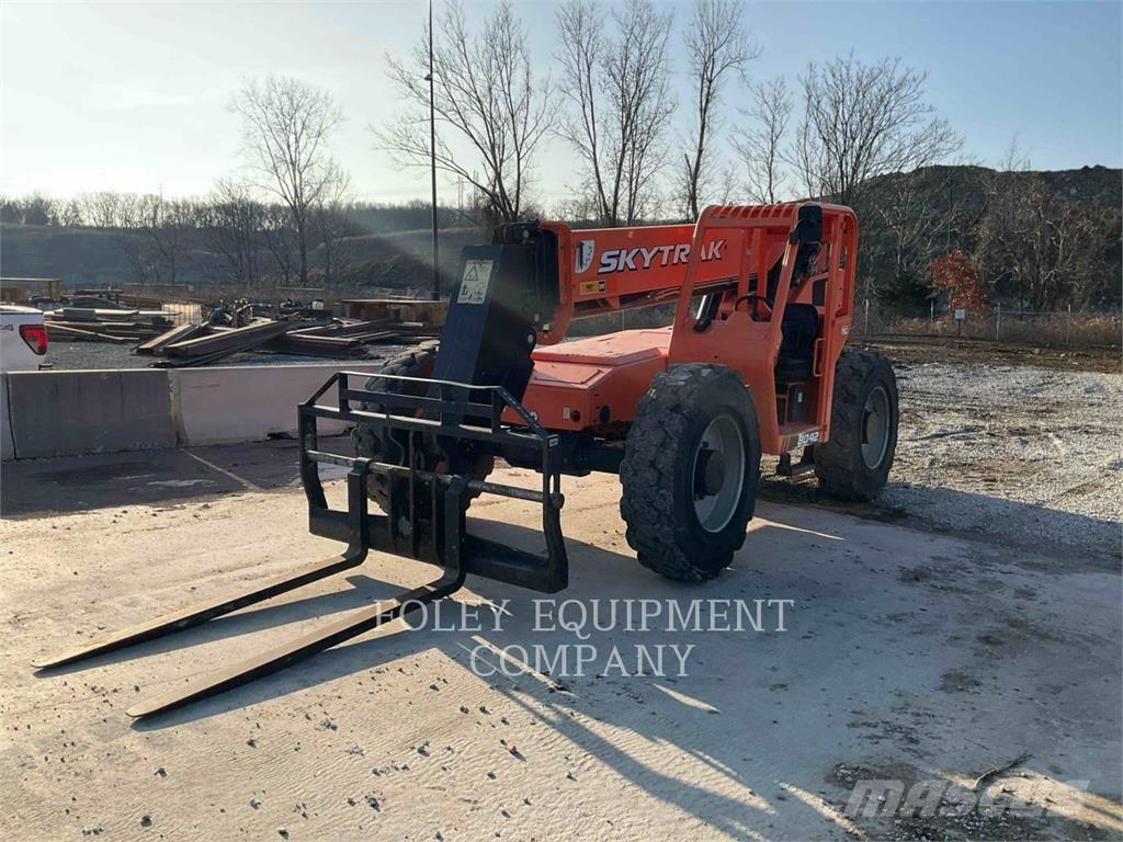 SkyTrak 8042 Manipulador telescópico