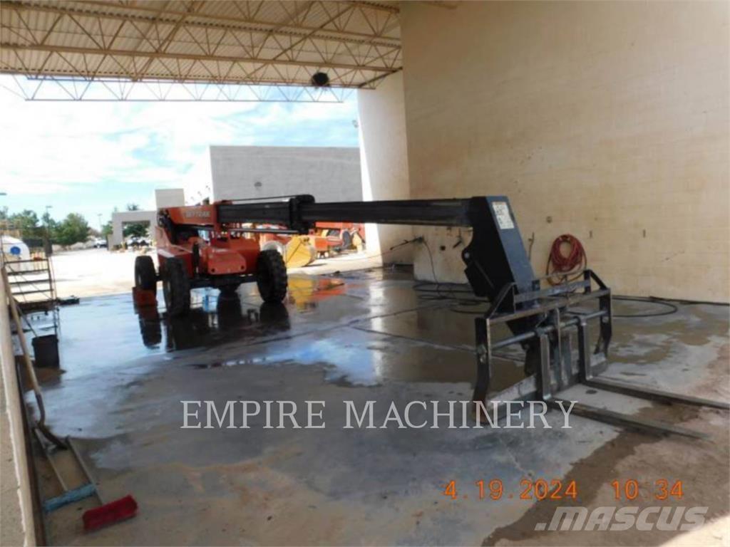 SkyTrak TL8042 Manipulador telescópico
