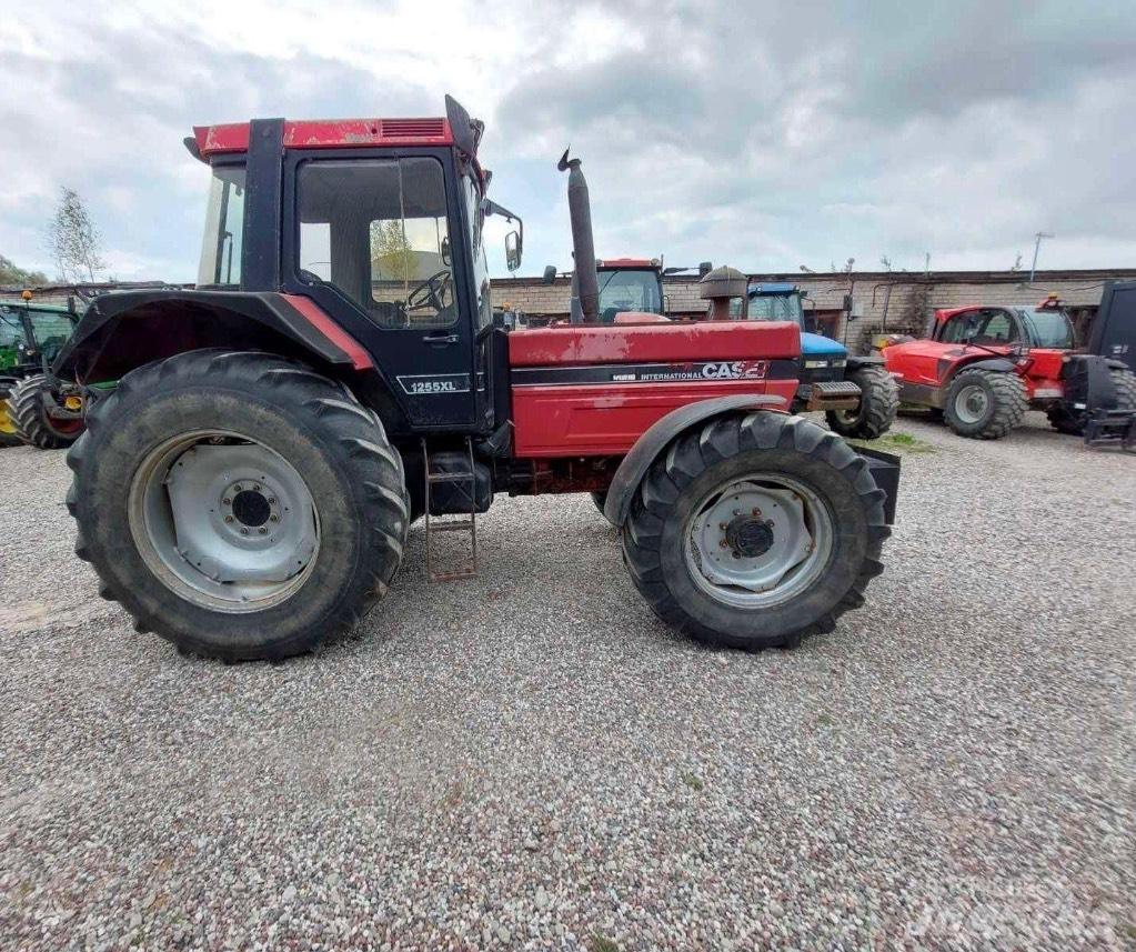 Case IH 1255 XL Tratores Agrícolas usados
