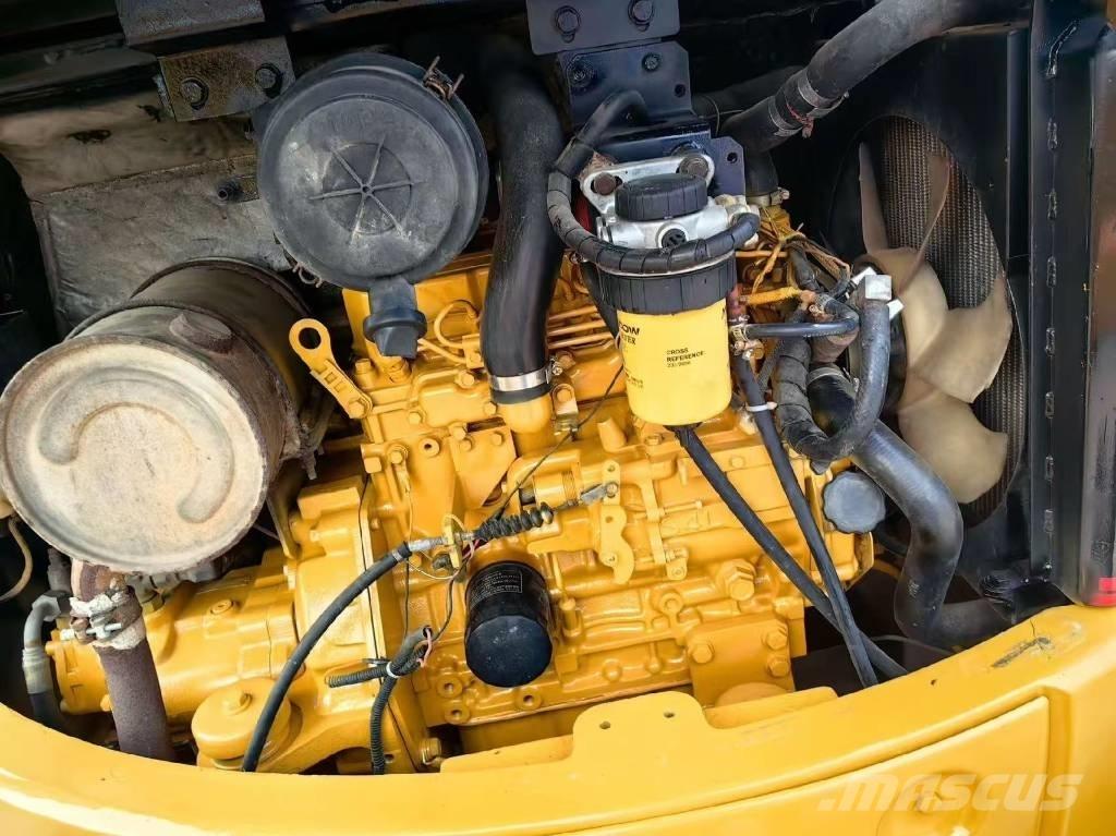 CAT 304 Miniescavadeiras