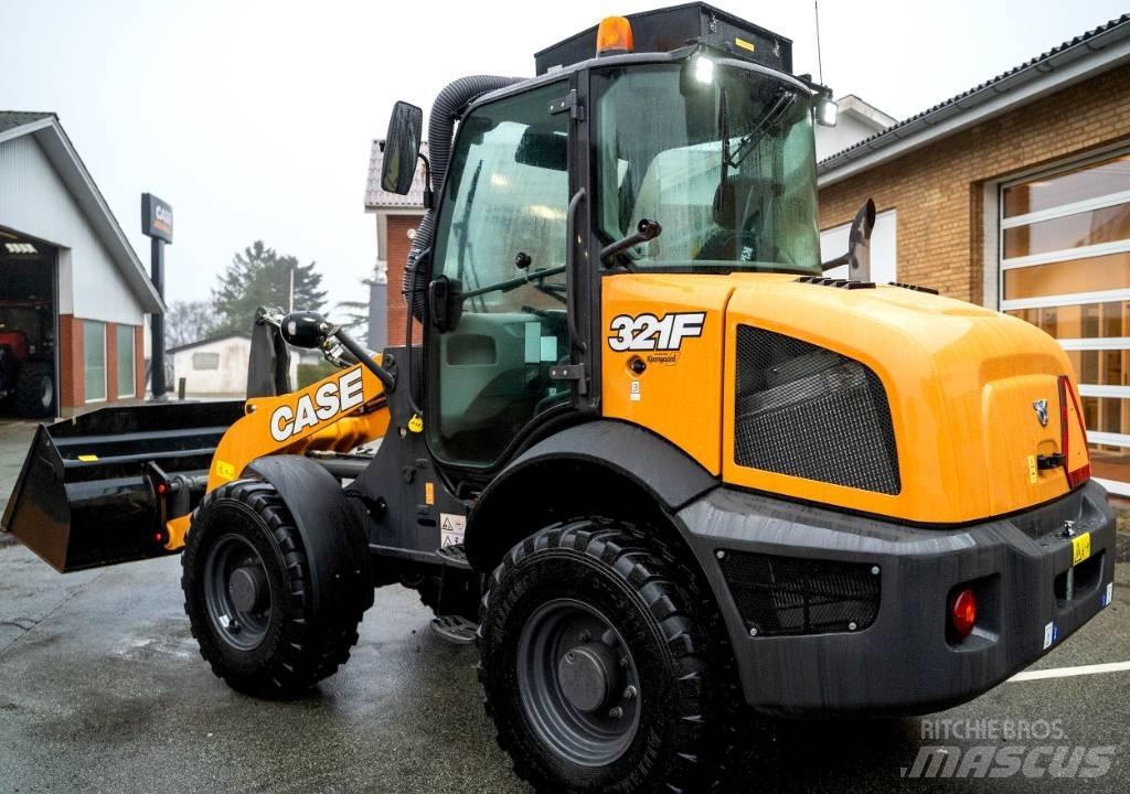 CASE 321 F Carregadeiras de rodas