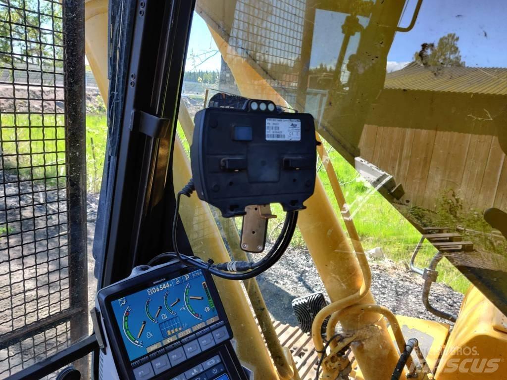 Komatsu HB215LC-1 Escavadeiras de esteiras