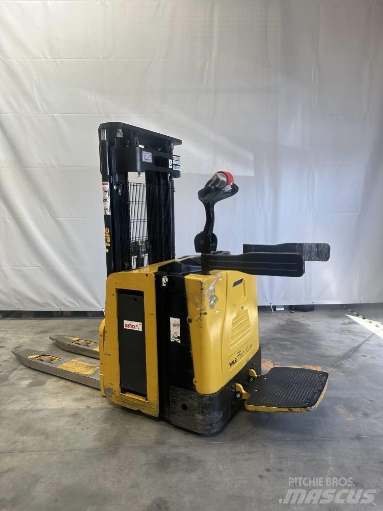 Yale MS12X Empilhador para operador externo