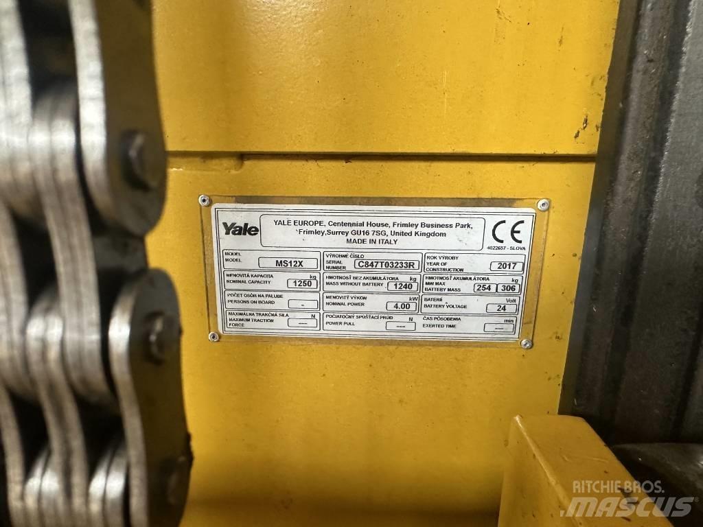Yale MS12X Empilhador para operador externo