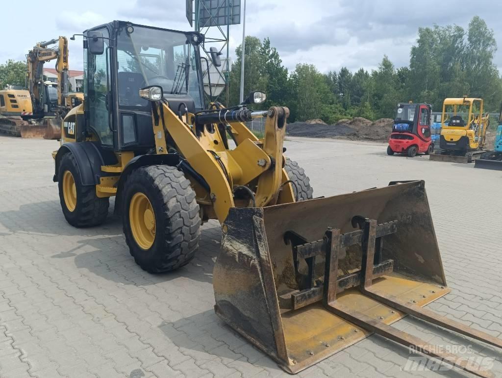 CAT 908 M Carregadeiras de rodas