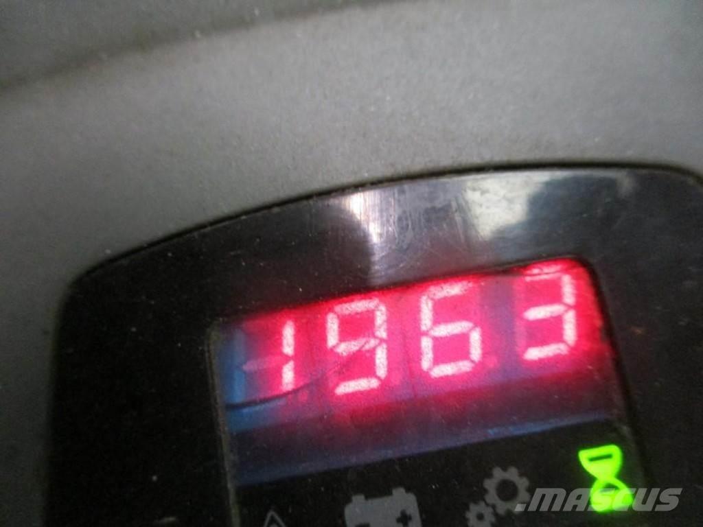 Toyota LPE 200 Porta-paletes com plataforma