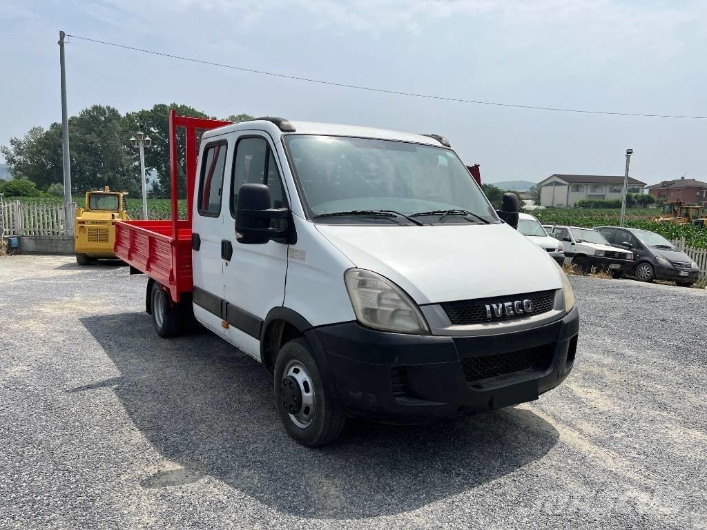 Iveco Daily 35-110 Caminhões de caixa fechada