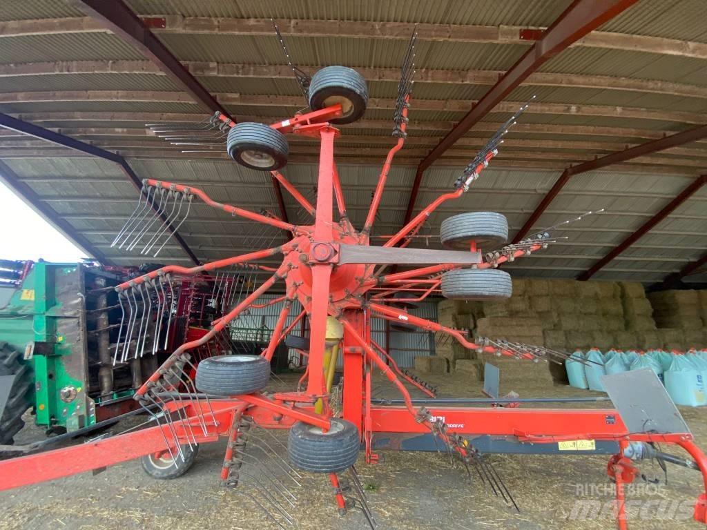 Kuhn GA 8121 Gadanheiras-fileiras