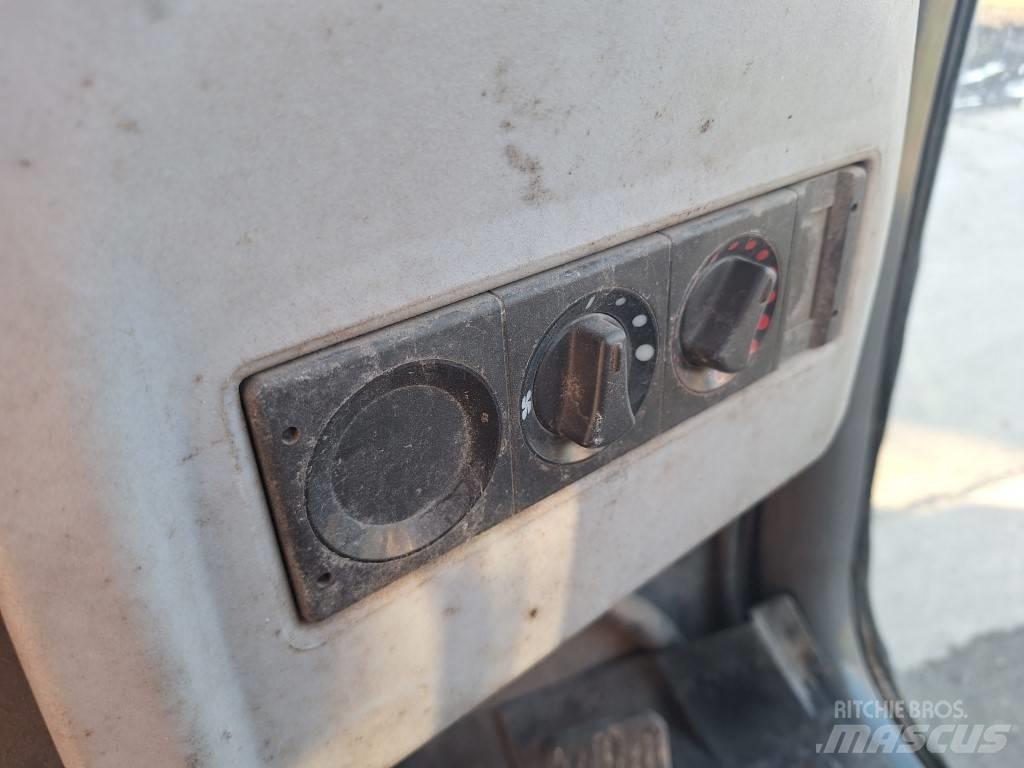 Hitachi ZW 75 Carregadeiras de rodas