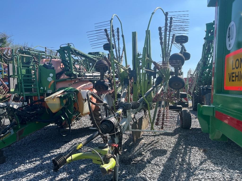 CLAAS Liner 2800 Ancinho virador