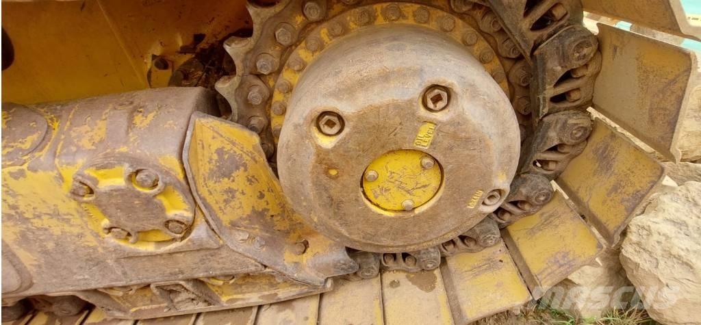 Komatsu D 65 EX-16 Dozers - Tratores rastos