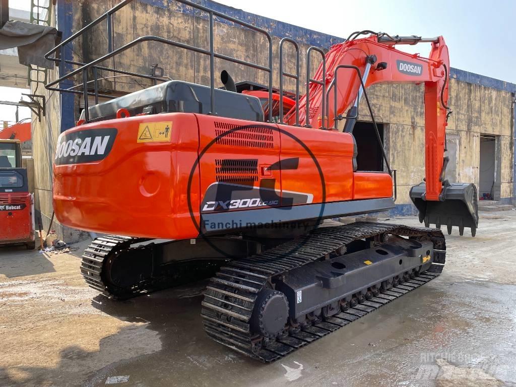 Doosan DX300 Escavadeiras de esteiras