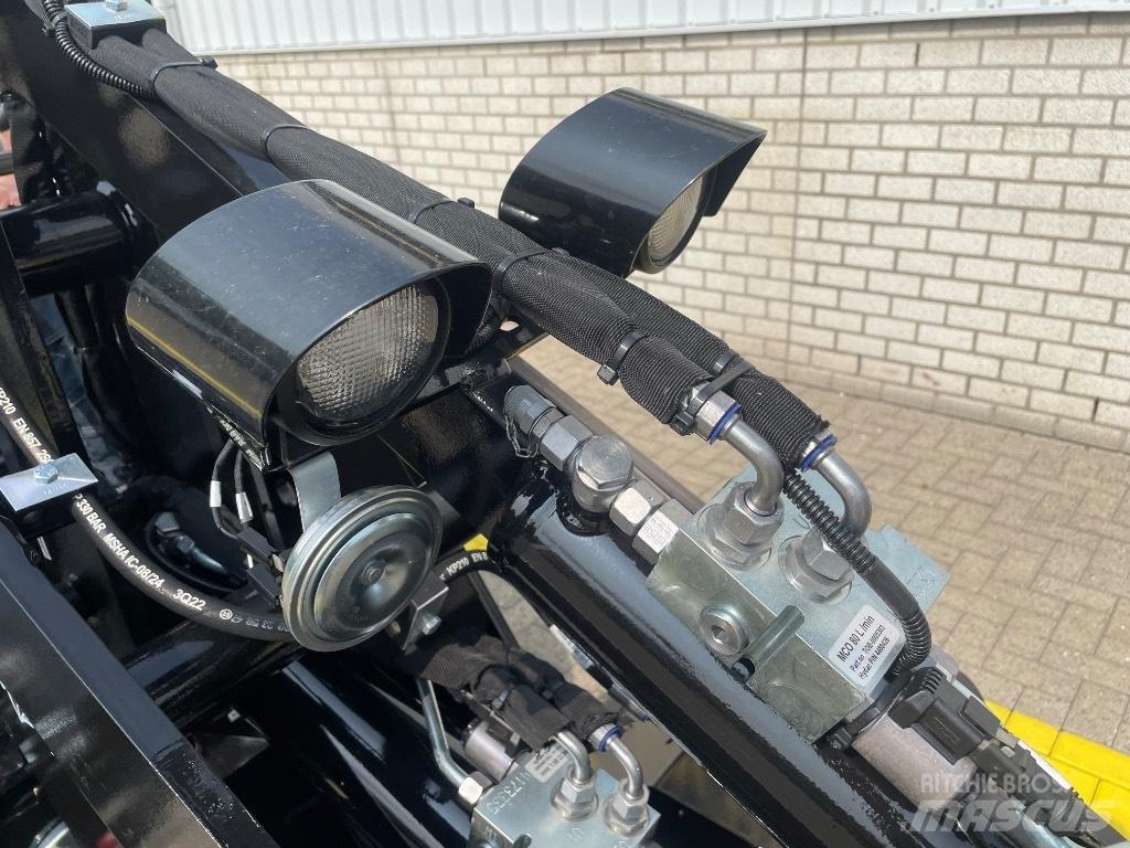 GiANT G 2200 E Carregadeiras de rodas