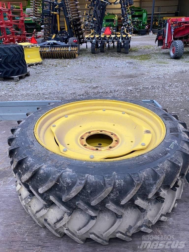BKT 230/95R36 Outros acessórios de tractores