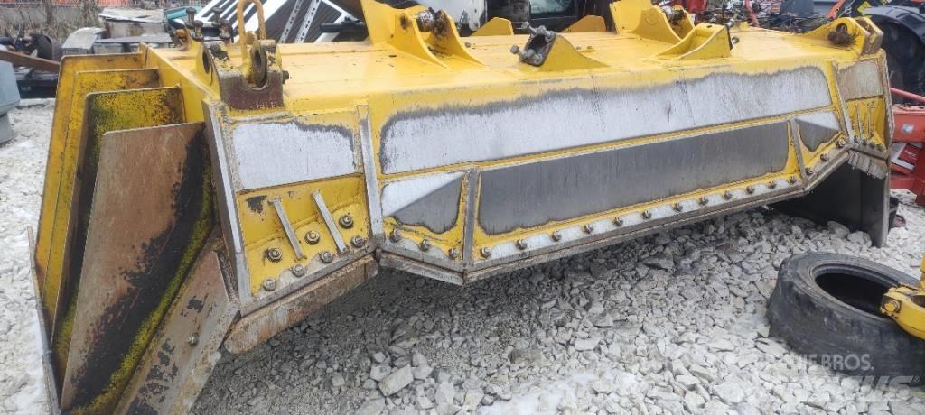Komatsu D 65 EX-18 Dozers - Tratores rastos