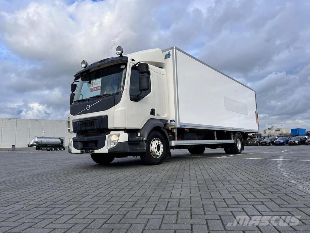 Volvo FL210 Caminhões de caixa fechada