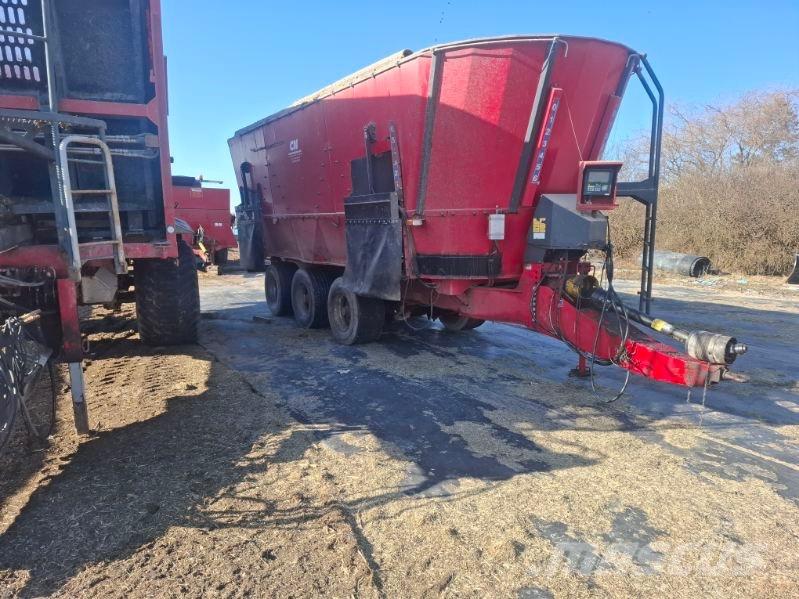 JF FEEDER VM 38 Alimentadores de animais