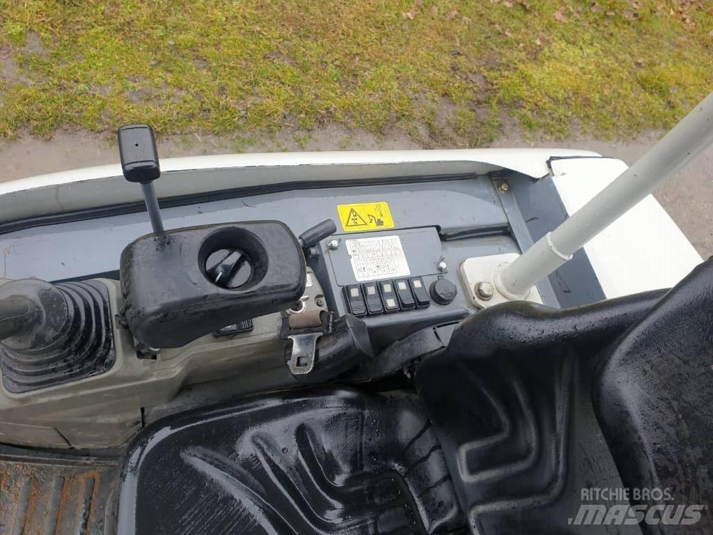 Takeuchi TB 225 Miniescavadeiras