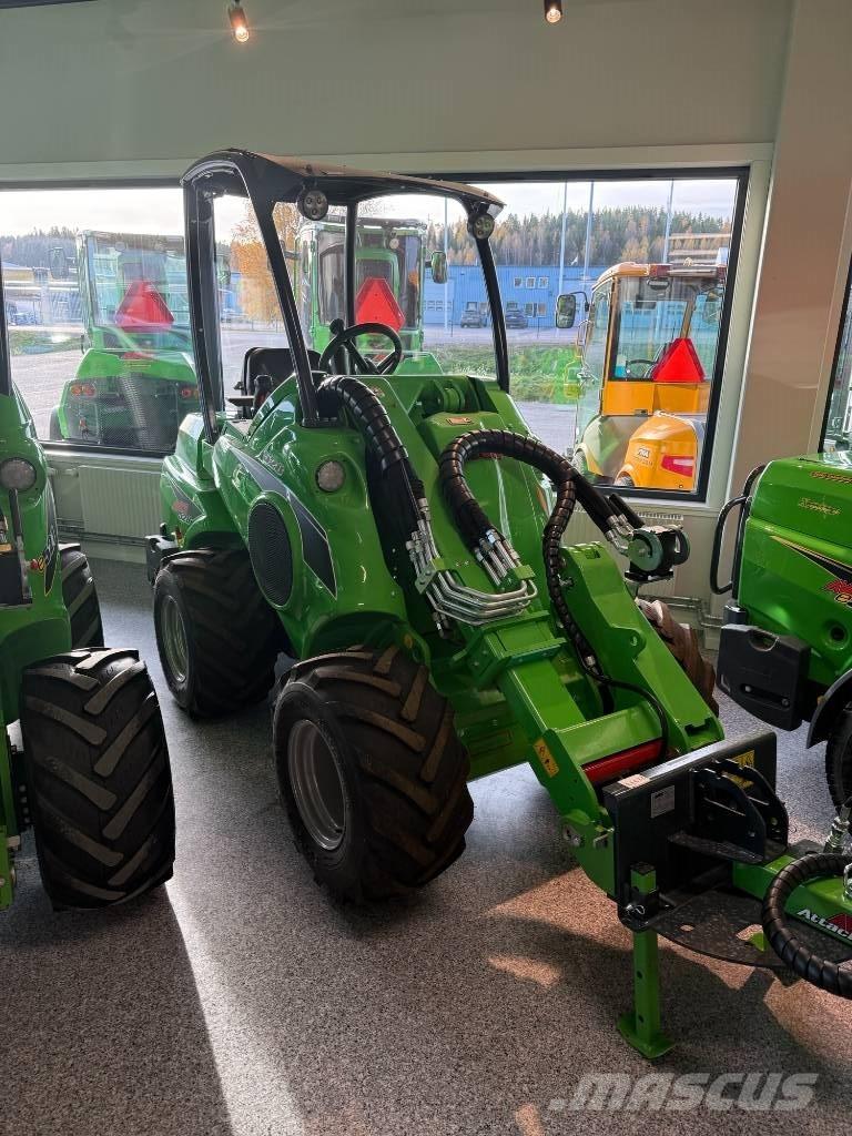 Avant 528 Minicarregadeiras