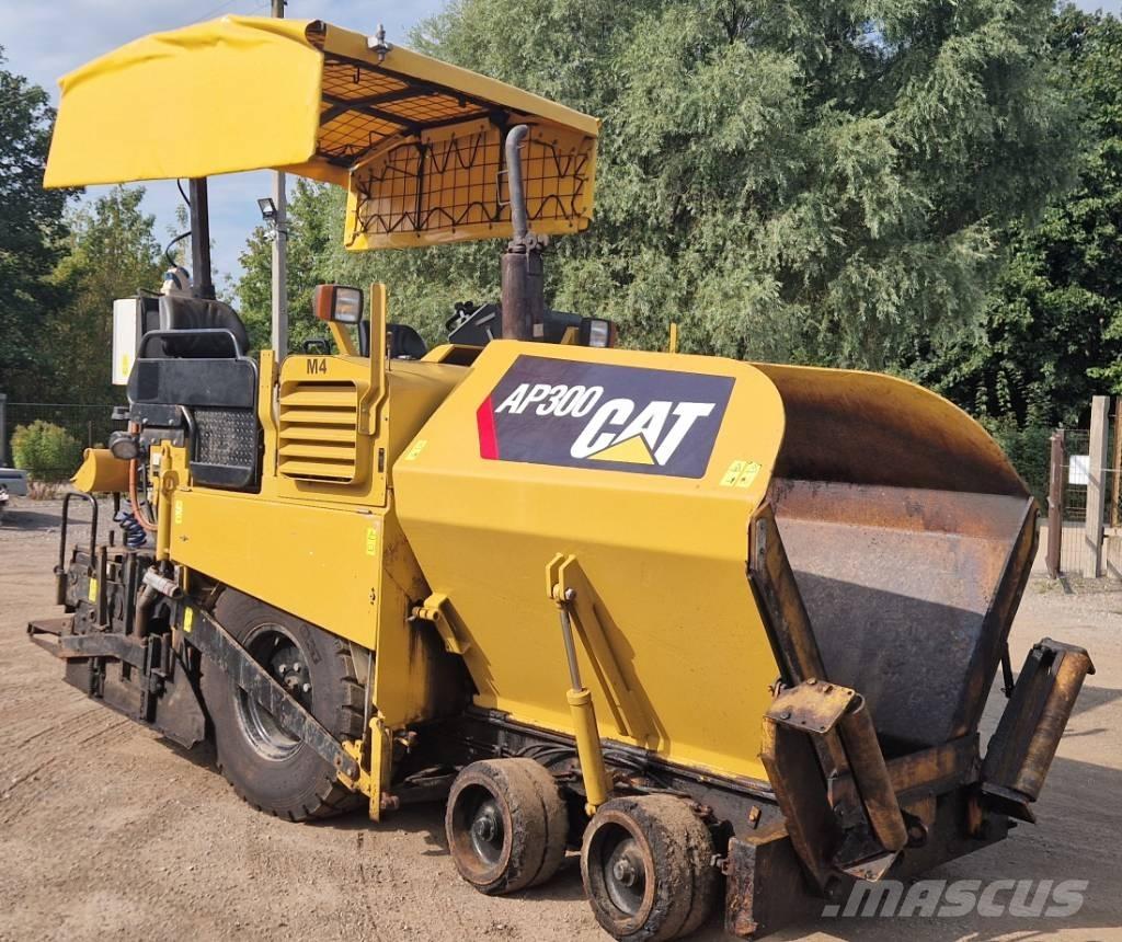 CAT AP300 Espalhadoras de asfalto