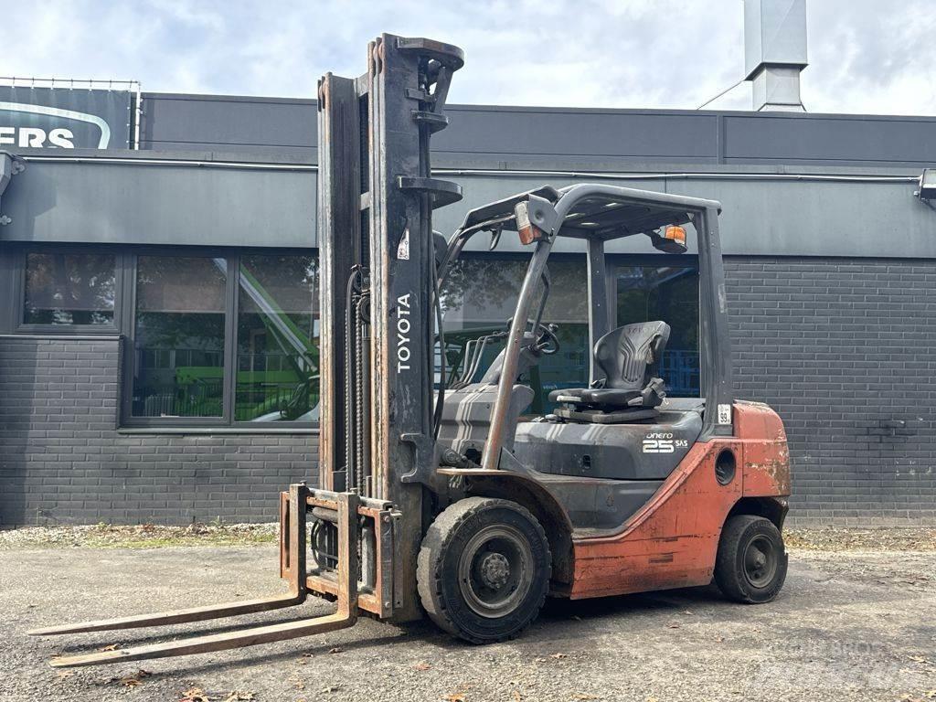 Toyota 8FDF25 Empilhadores Diesel