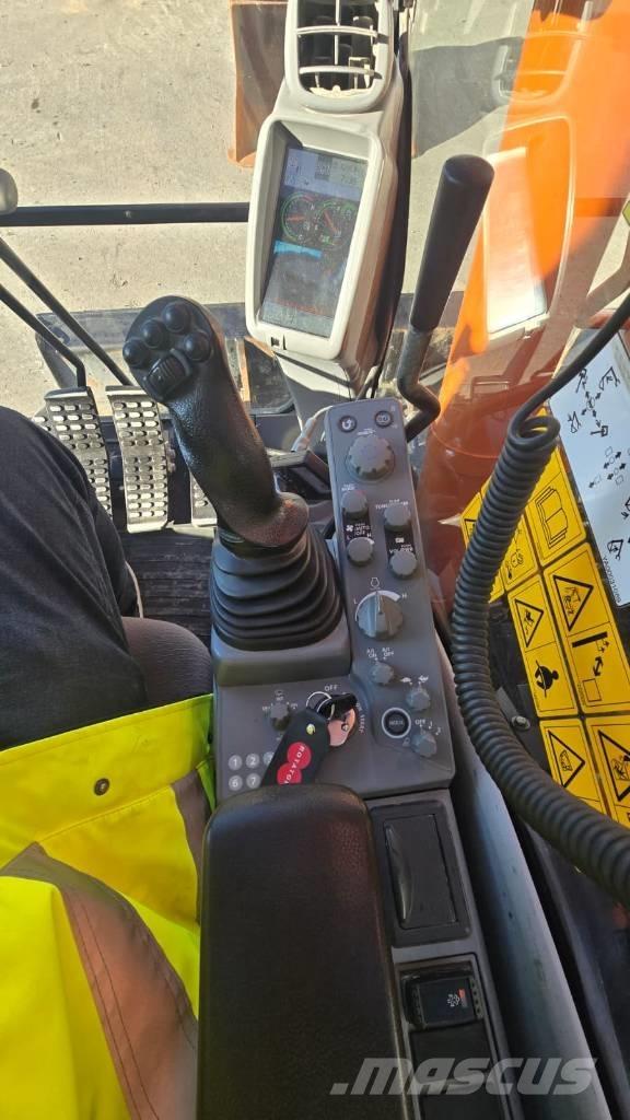 Hitachi ZX 135 US-6 Escavadeiras de esteiras