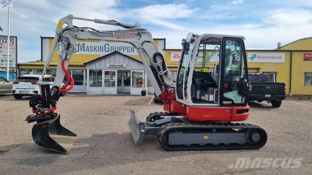 Takeuchi TB 257 FR Miniescavadeiras