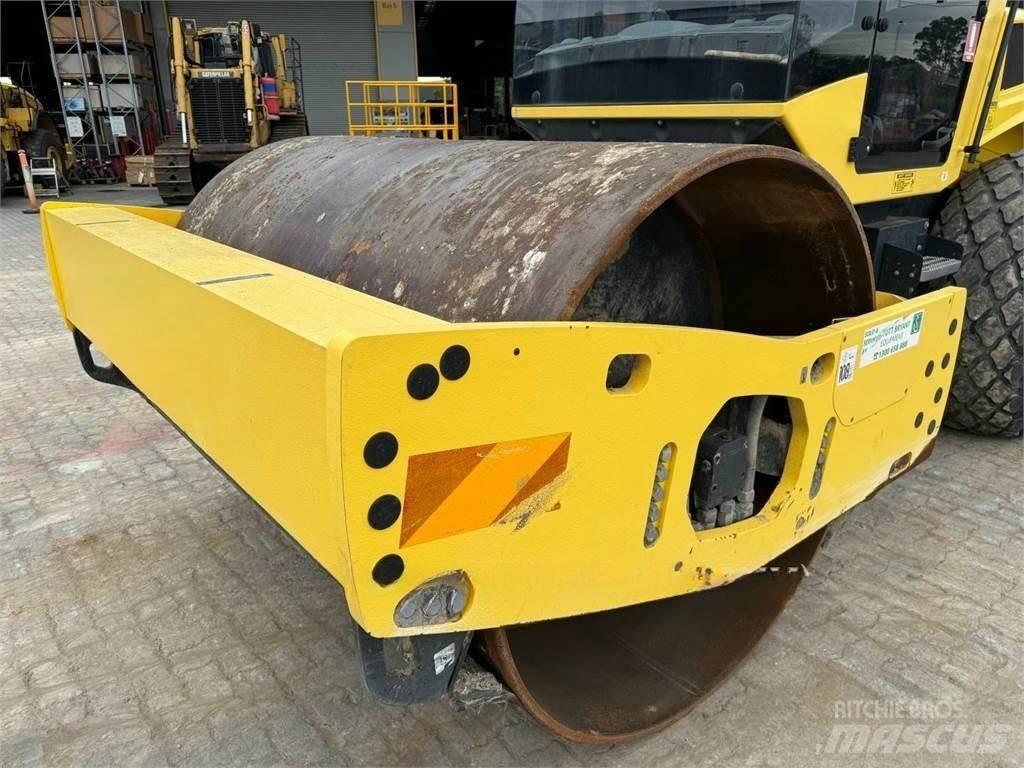 BM 213d Cilindros Compactadores monocilíndricos