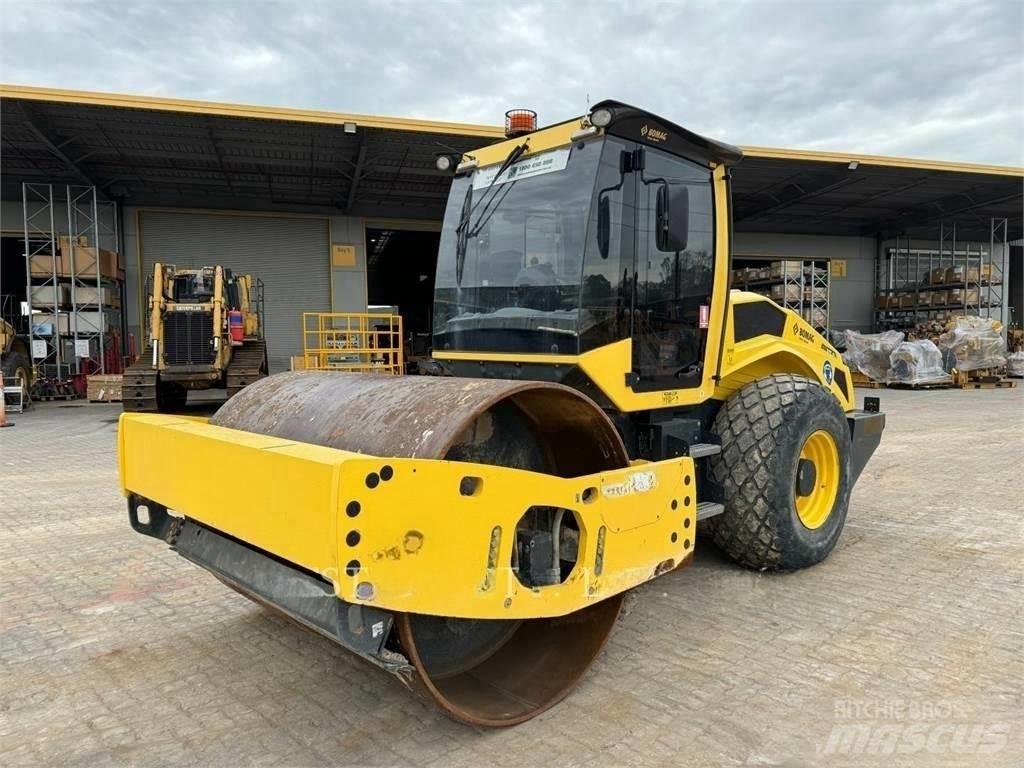 BM 213d Cilindros Compactadores monocilíndricos