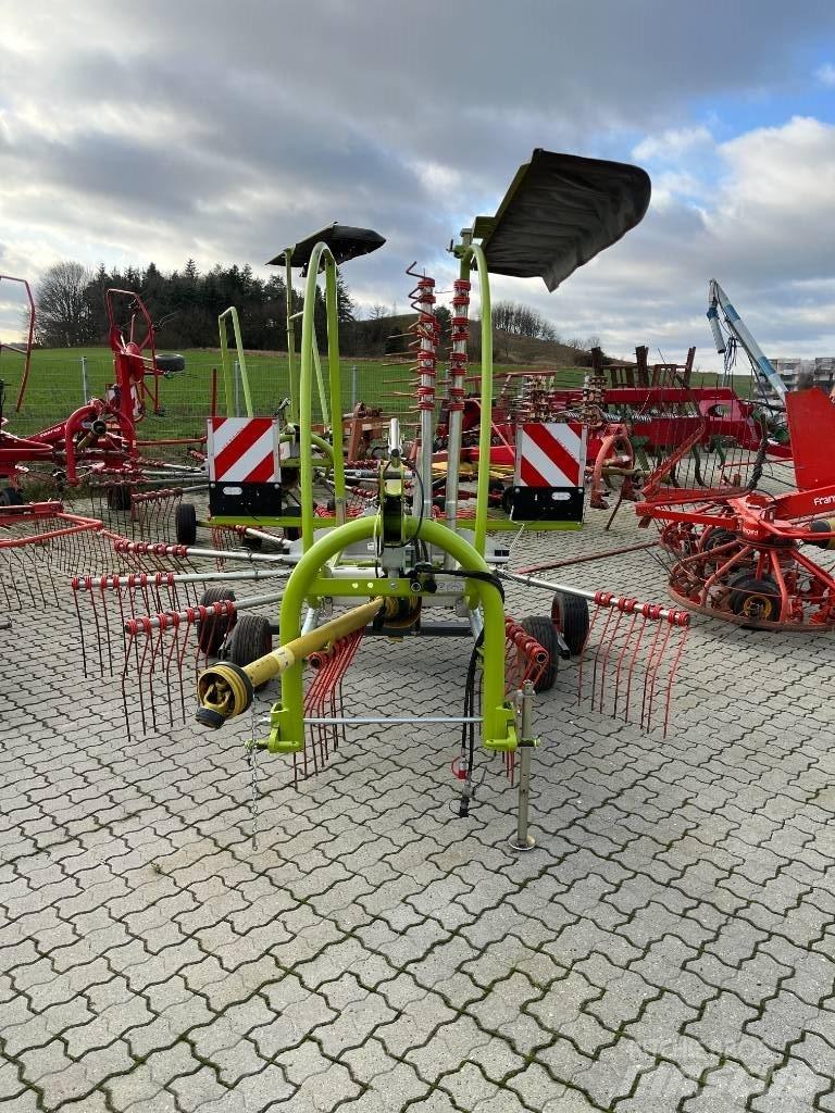 CLAAS Liner 450 Ancinho virador
