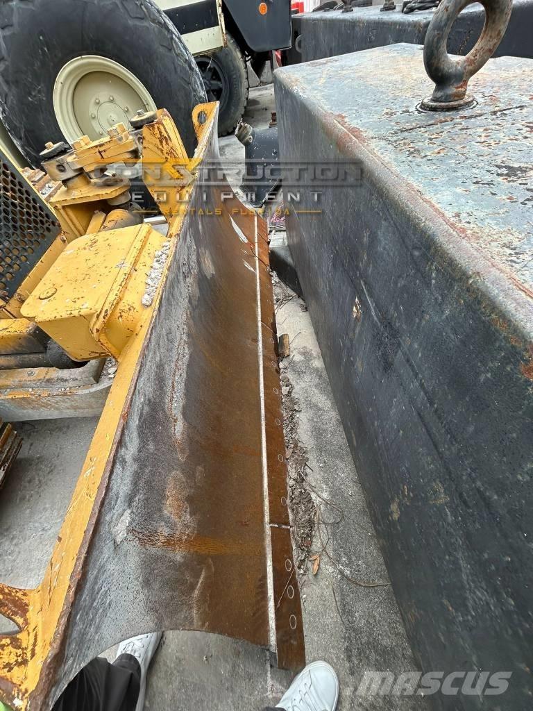 CAT D 3 C III Dozers - Tratores rastos