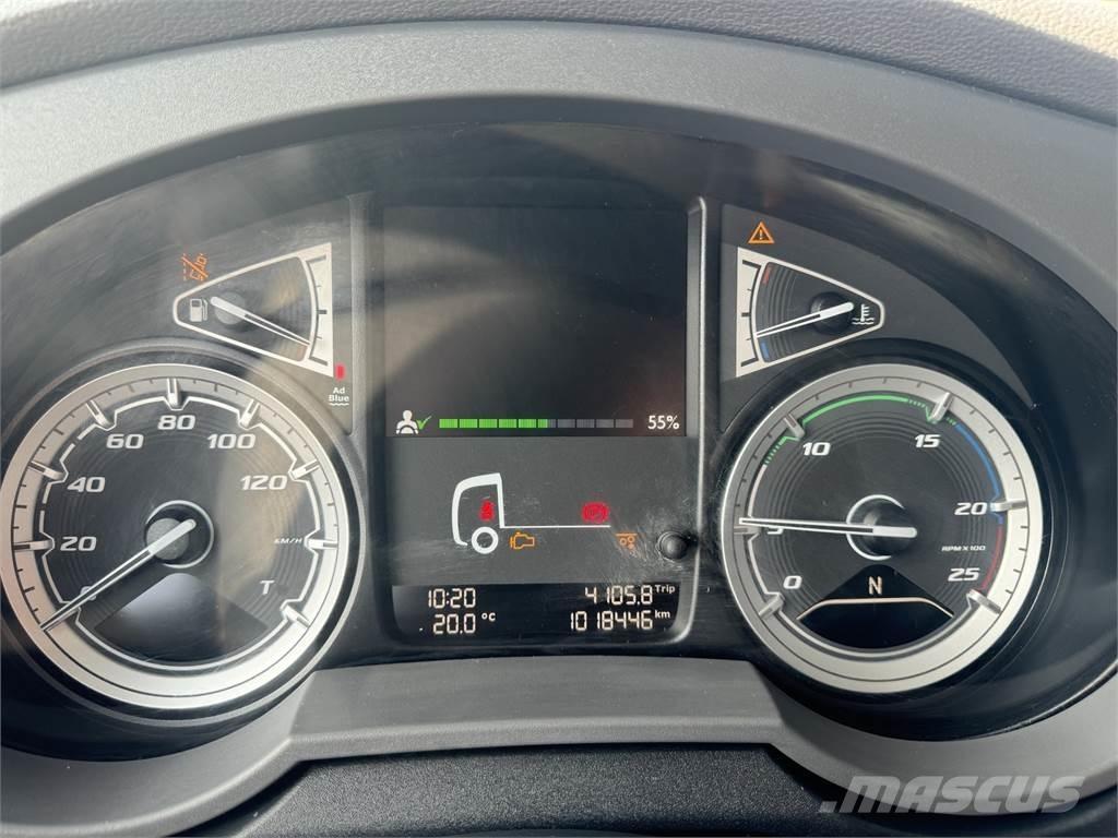 DAF XF 530 FAR Camiões de chassis e cabine