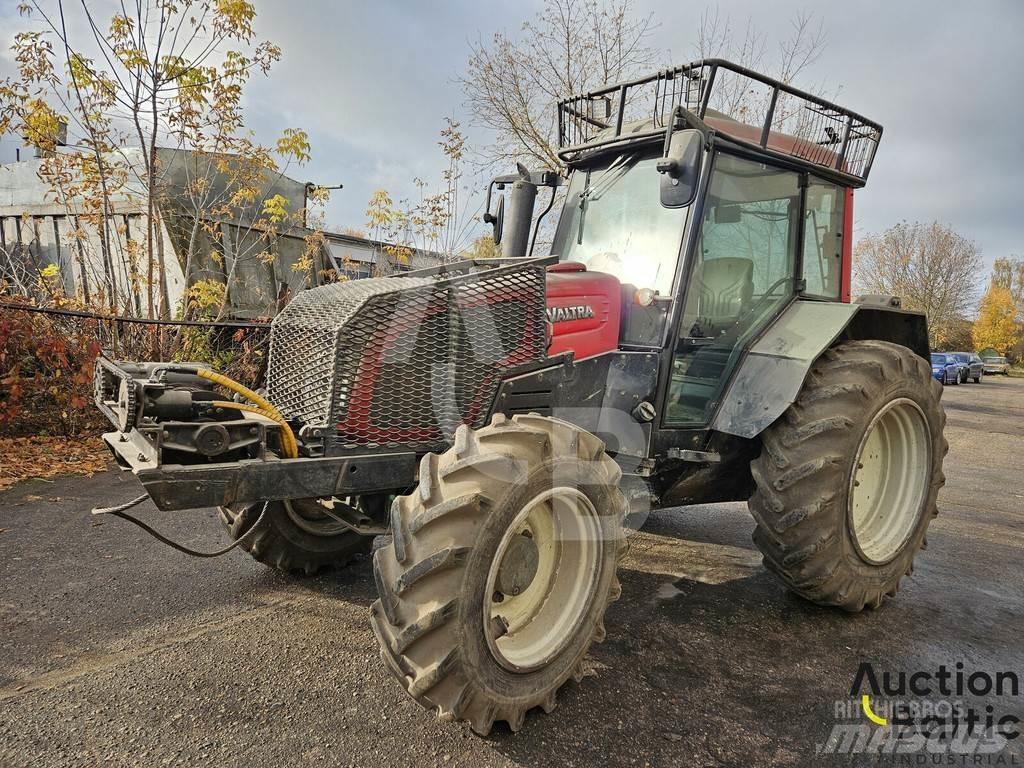 Valtra A 93H Tratores Agrícolas usados