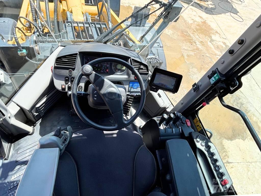 Komatsu WA380-8E0 Carregadeiras de rodas