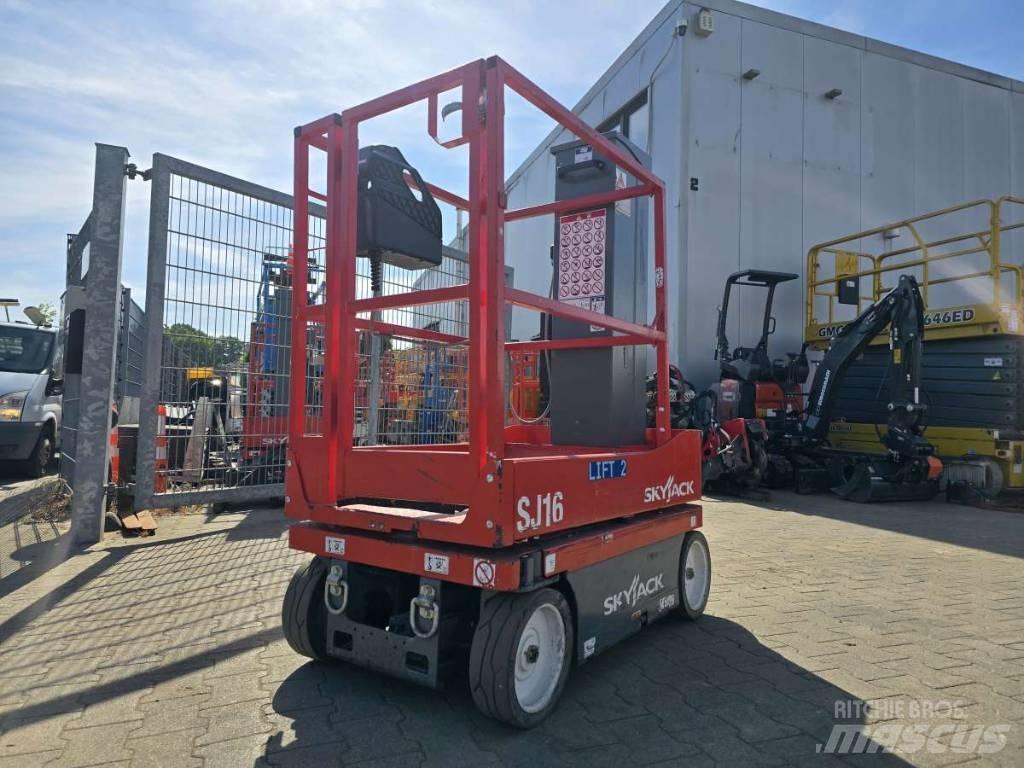 SkyJack SJ 16 Plataformas de Mastro Vertical
