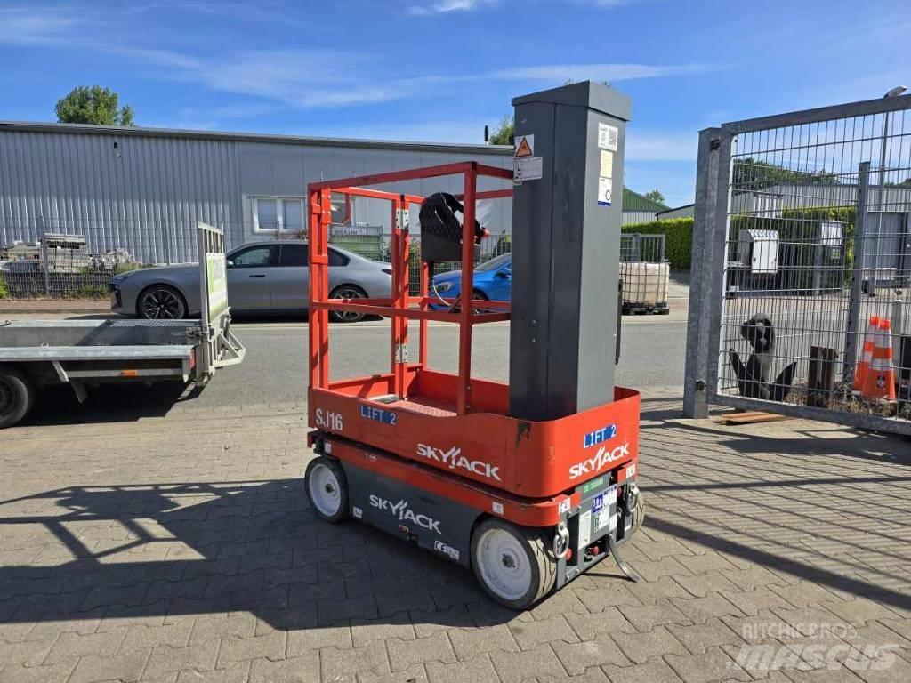 SkyJack SJ 16 Plataformas de Mastro Vertical