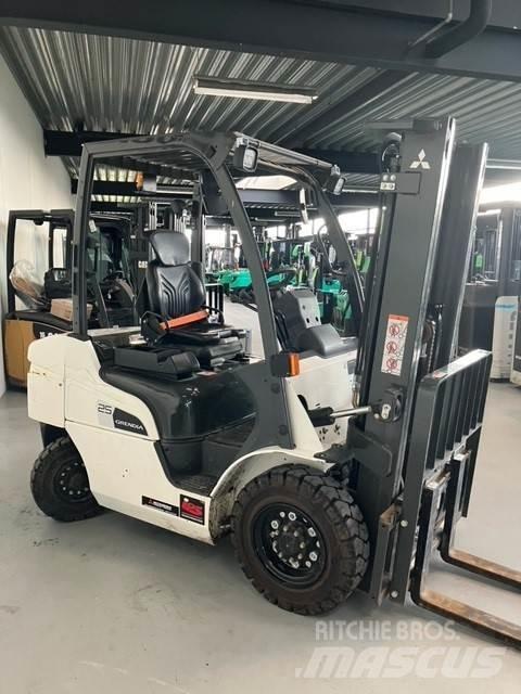 Mitsubishi FD25N3 Empilhadores Diesel