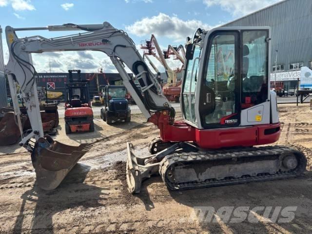 Takeuchi TB 257 FR Miniescavadeiras